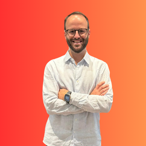 Norman Dilthey ist Entwickler und Co-Founder und lächelt in die Kamera
